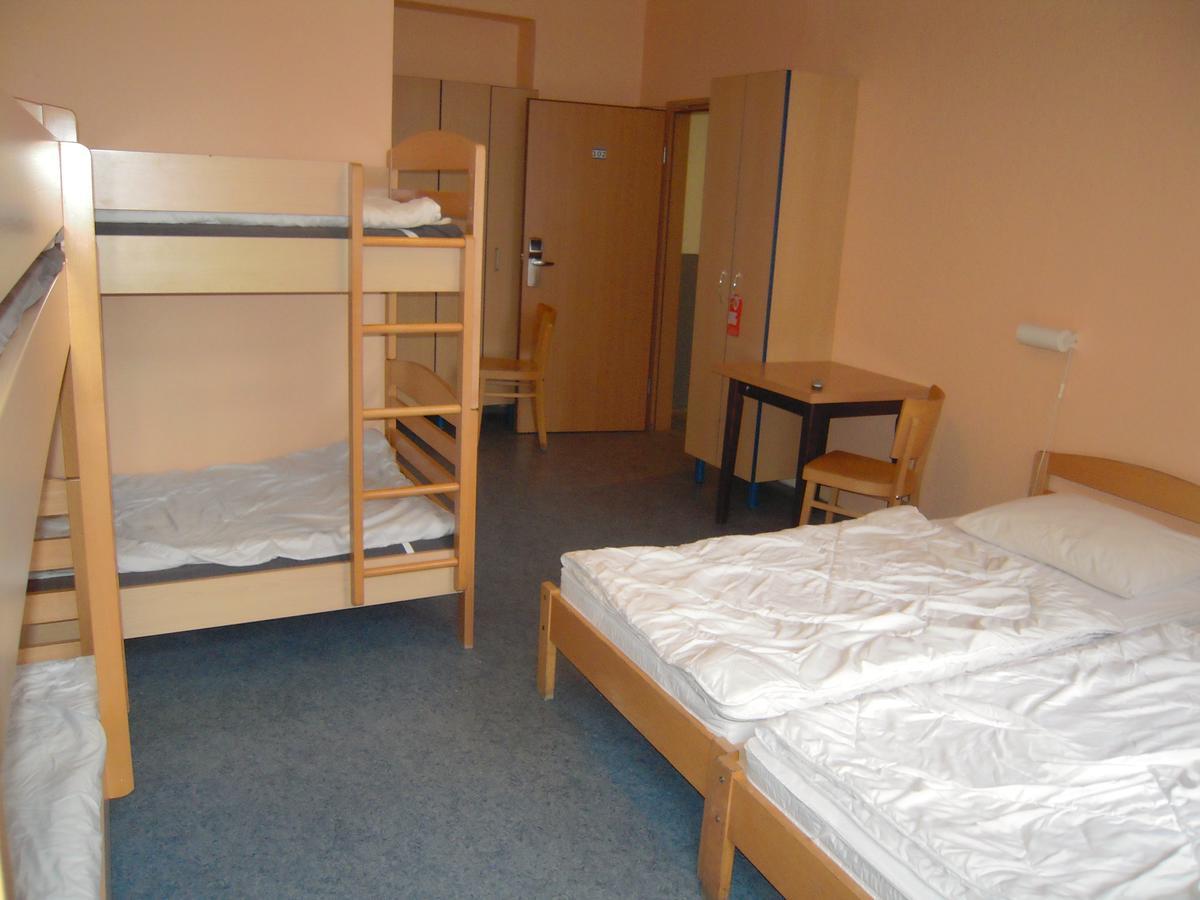 Happy Go Lucky Hotel + Hostel Schoneberg Берлин Экстерьер фото