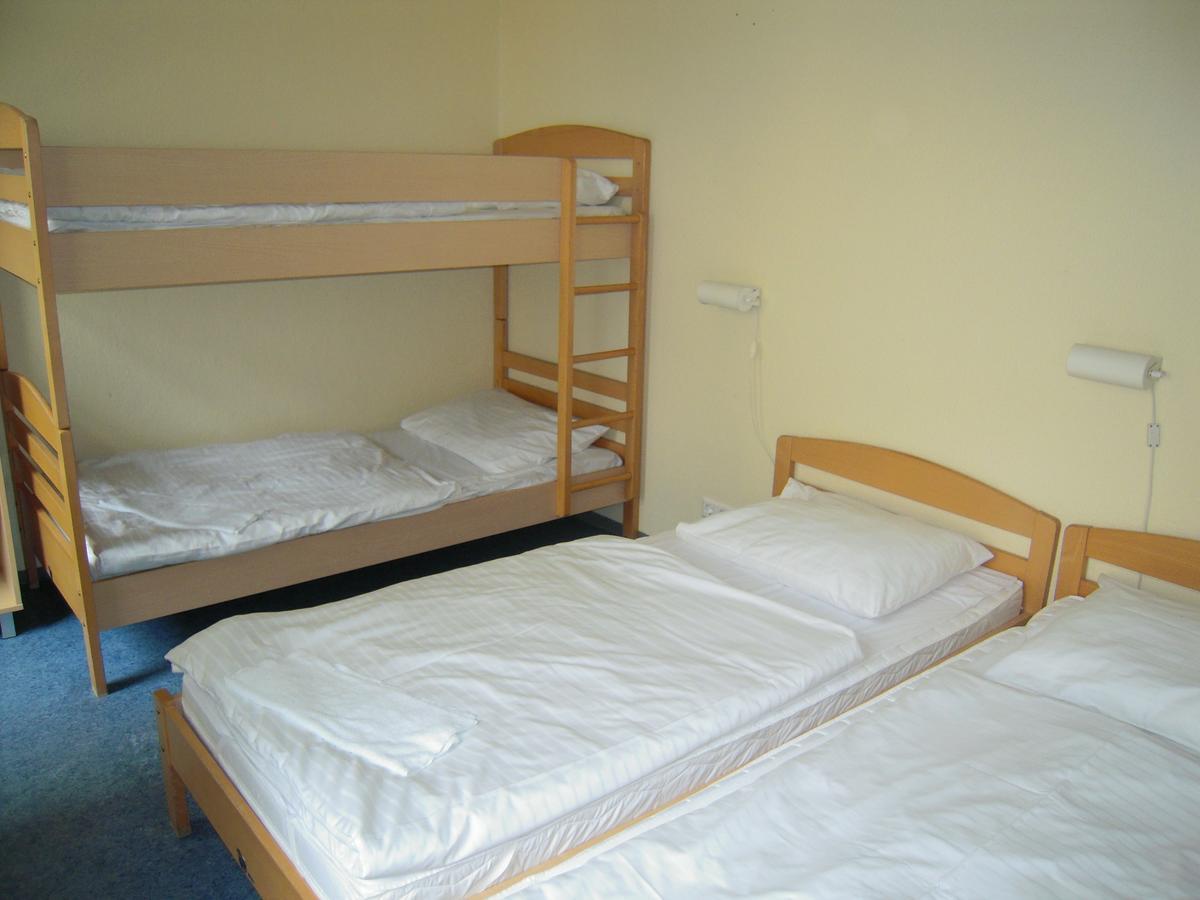 Happy Go Lucky Hotel + Hostel Schoneberg Берлин Экстерьер фото