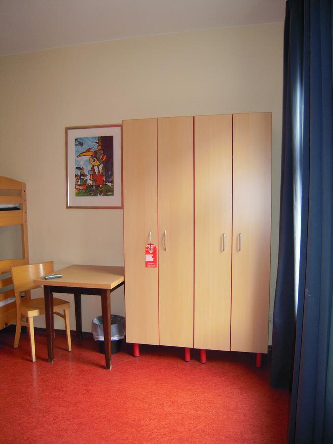Happy Go Lucky Hotel + Hostel Schoneberg Берлин Экстерьер фото