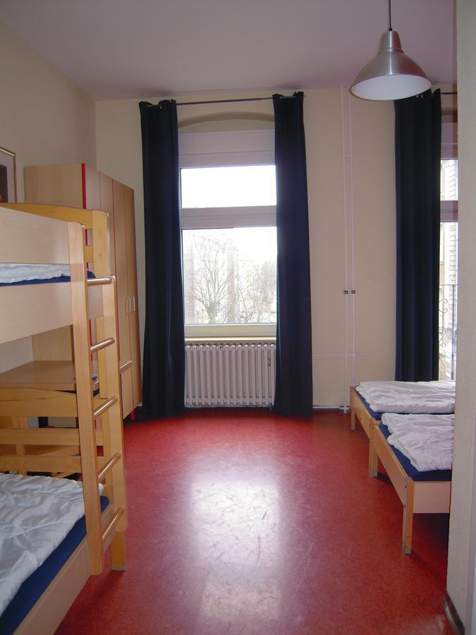 Happy Go Lucky Hotel + Hostel Schoneberg Берлин Экстерьер фото
