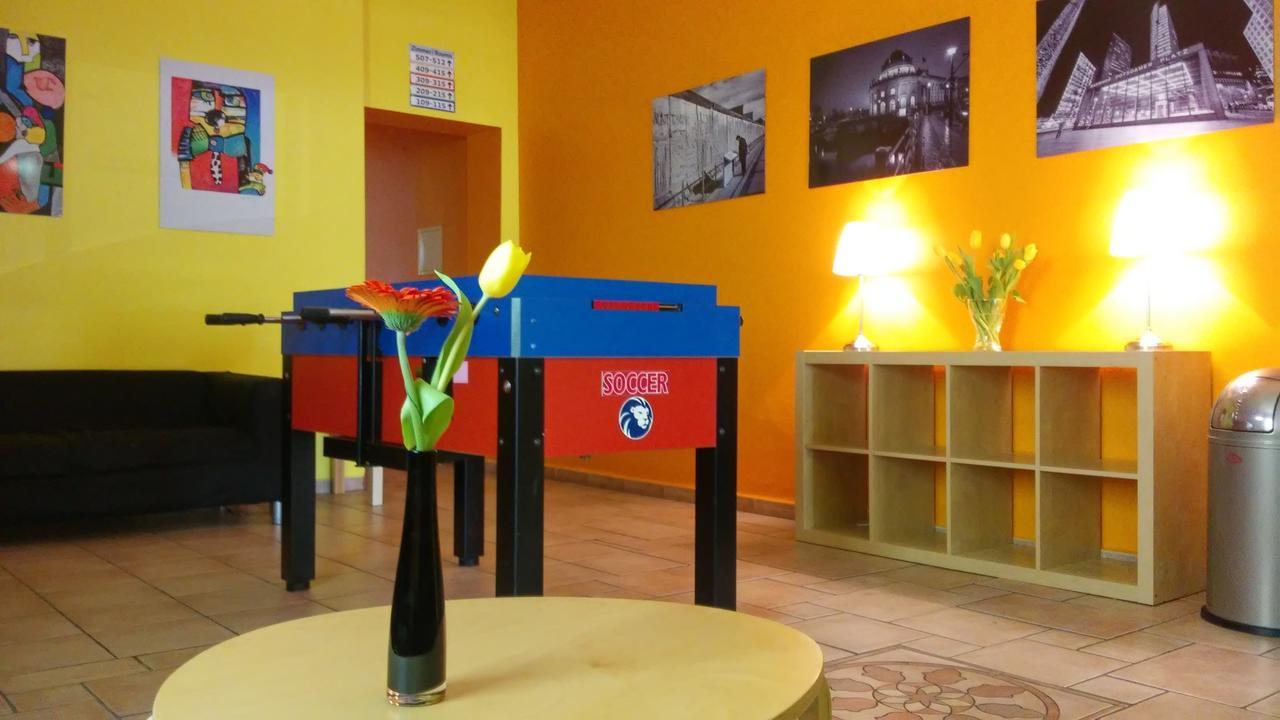 Happy Go Lucky Hotel + Hostel Schoneberg Берлин Экстерьер фото