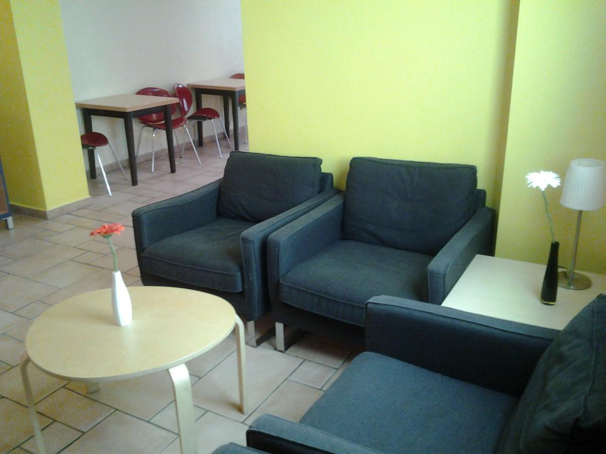 Happy Go Lucky Hotel + Hostel Schoneberg Берлин Экстерьер фото